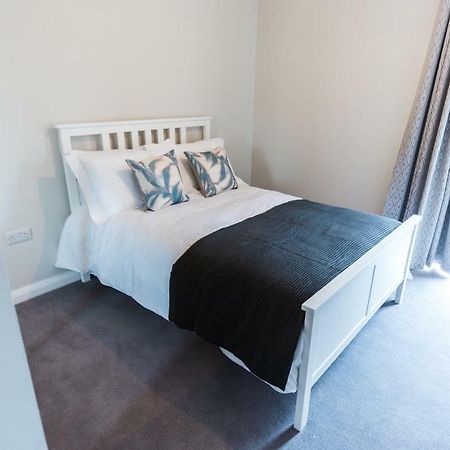 5 Star Brand New City Centre Apartment Belfast Esterno foto