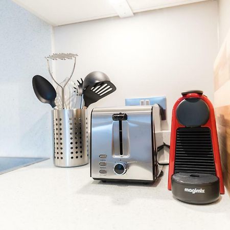 5 Star Brand New City Centre Apartment Belfast Esterno foto