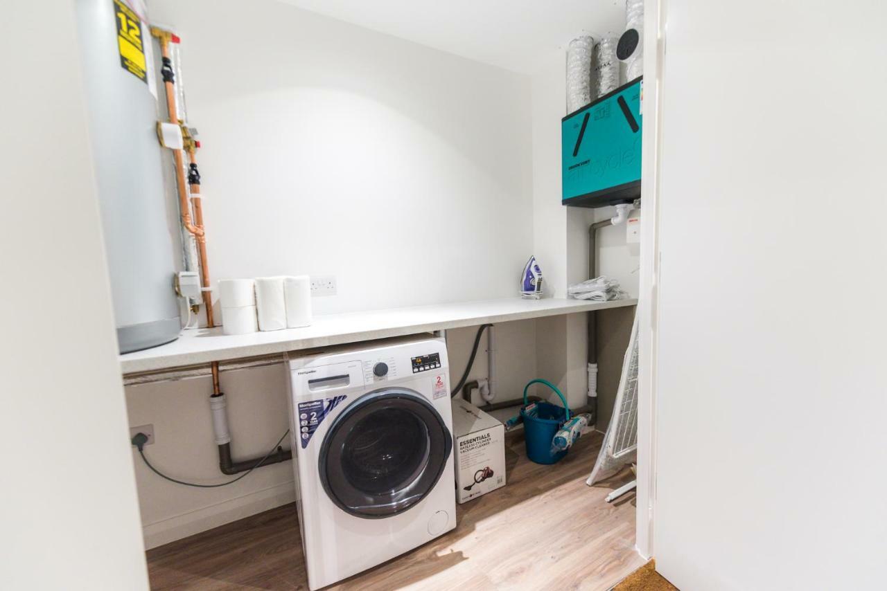 5 Star Brand New City Centre Apartment Belfast Esterno foto