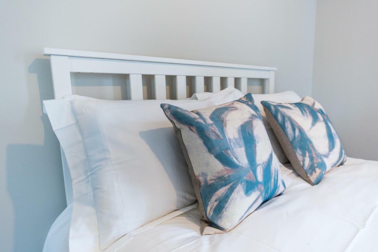 5 Star Brand New City Centre Apartment Belfast Esterno foto